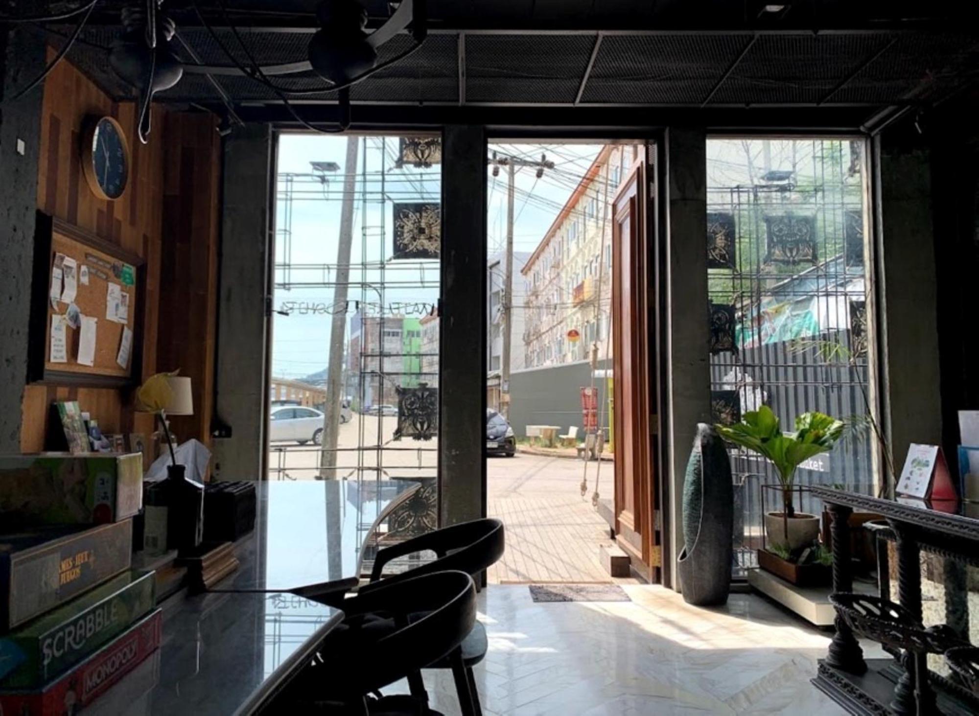 Shade House - Phuket Downtown Hostel Buitenkant foto